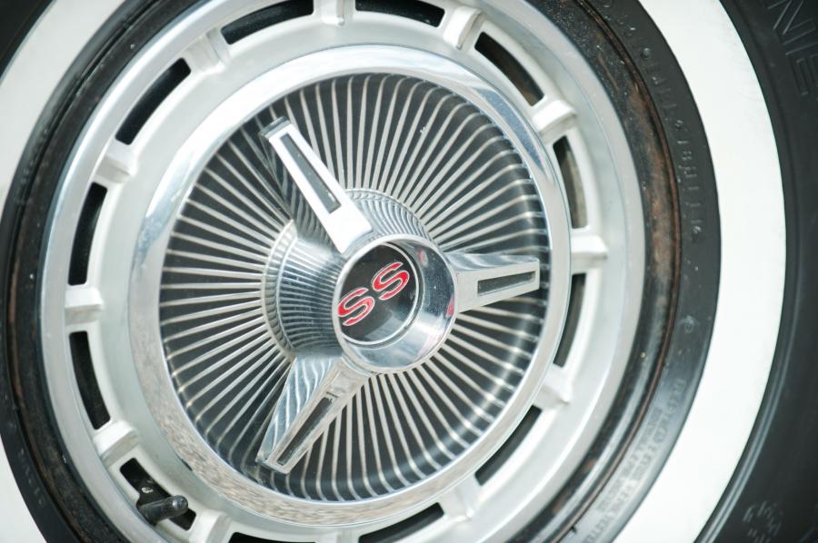  Chevrolet Impala SS 396 Convertible 1965 года  (фото 16 из 29)